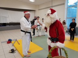 e20221217photoparcnoelnoelkarate 1712